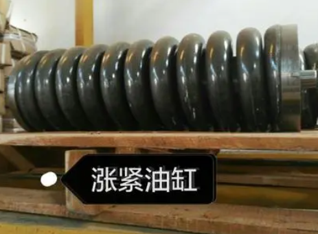 半挂车油缸修理